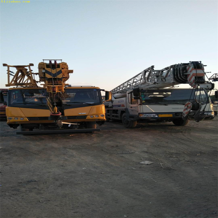 邛崃吊车吊挖机正确办法