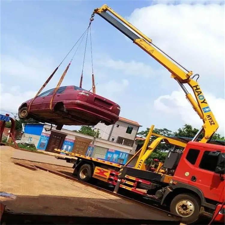 邛崃吊车吊汽车的正确方法